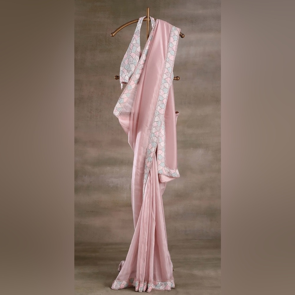 *SOLD* NWOT Elegant Pink Saree with Intricate Border